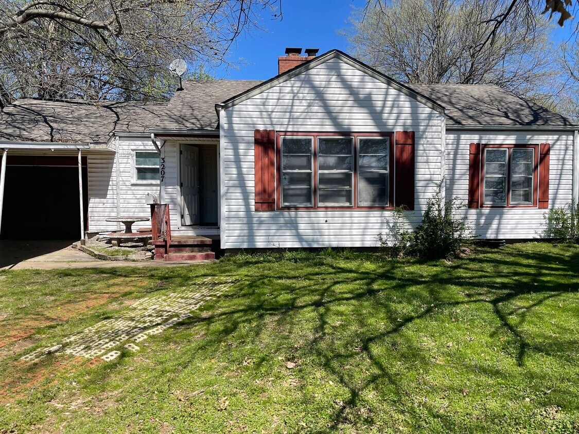 Primary Photo - 3207 E 29th St