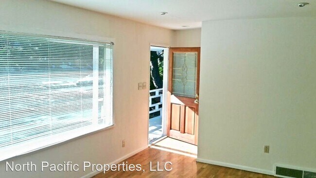 Foto del edificio - 3 br, 2 bath House - 7018 37TH AVE NE