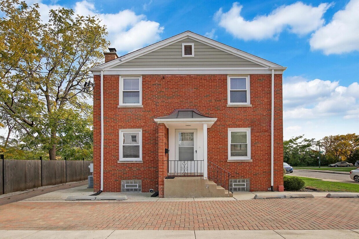 Primary Photo - 5068 N Parkside Ave