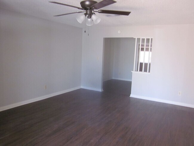 Foto del edificio - 5515 Randolph Rd