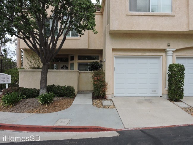 Building Photo - 11290 1/2-11182 Portobelo Dr