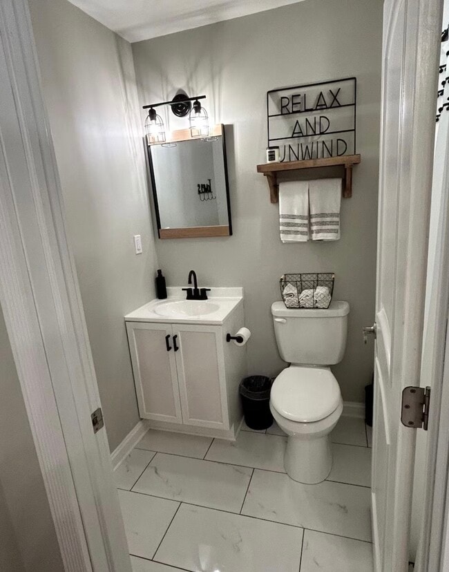 Building Photo - 225 Snow Shoe Ln