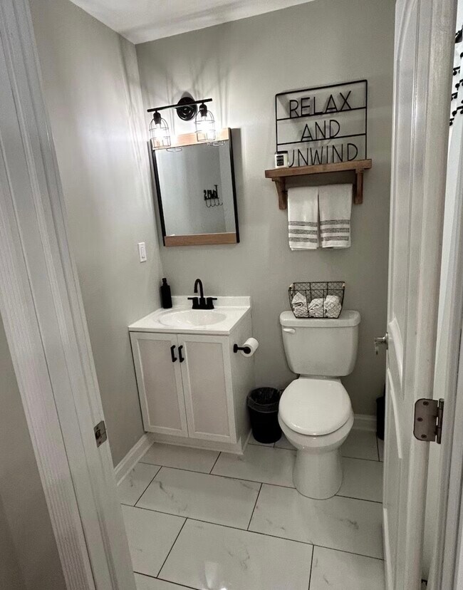 Foto del edificio - 225 Snow Shoe Ln