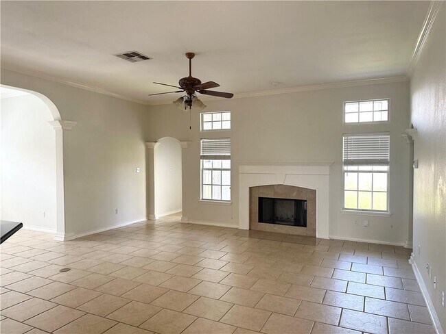 Building Photo - 7613 Bayonne Dr