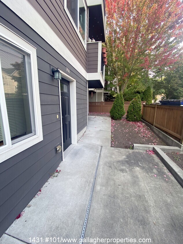 Primary Photo - 1431 NW 62nd St