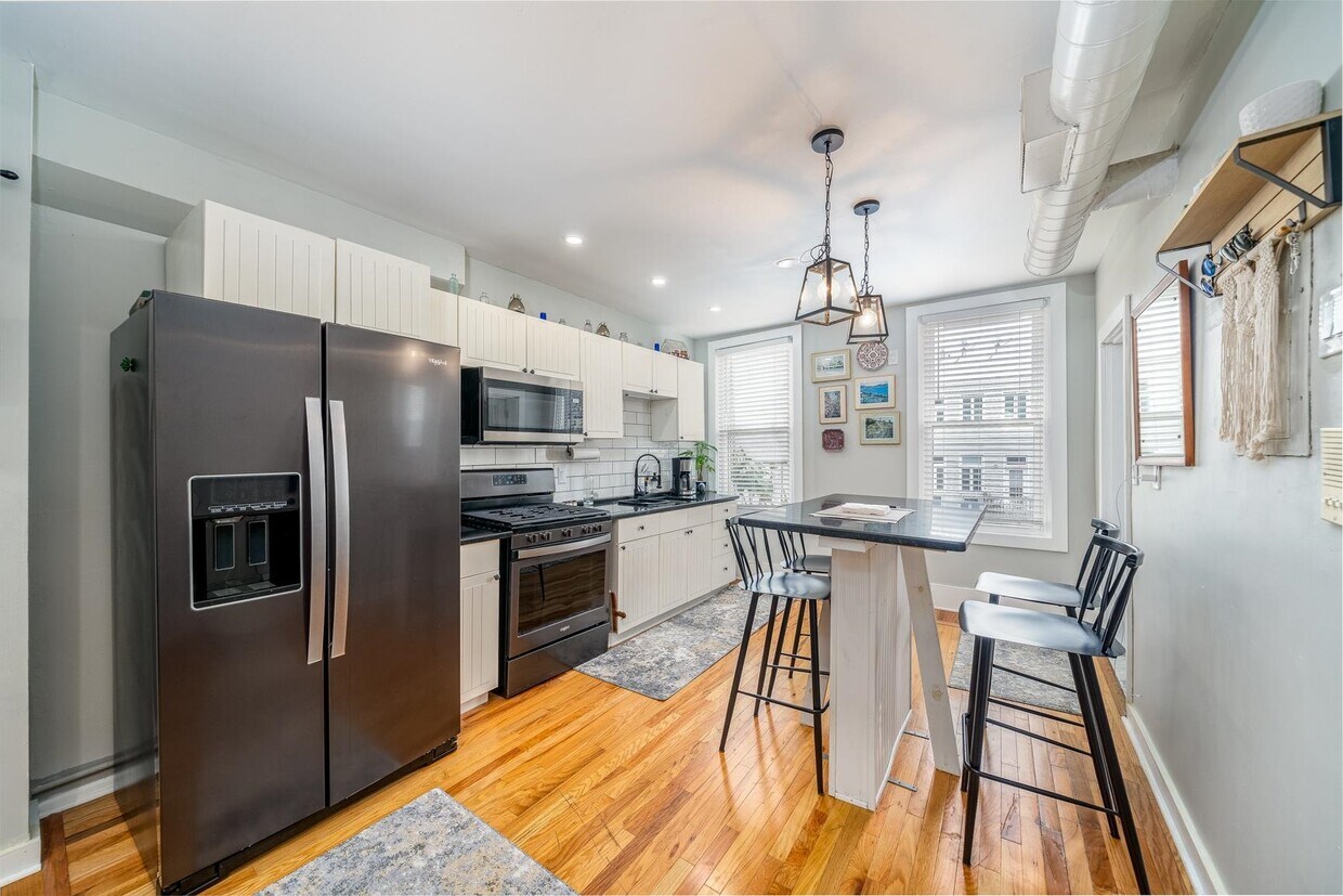 Foto principal - 219 Monroe St