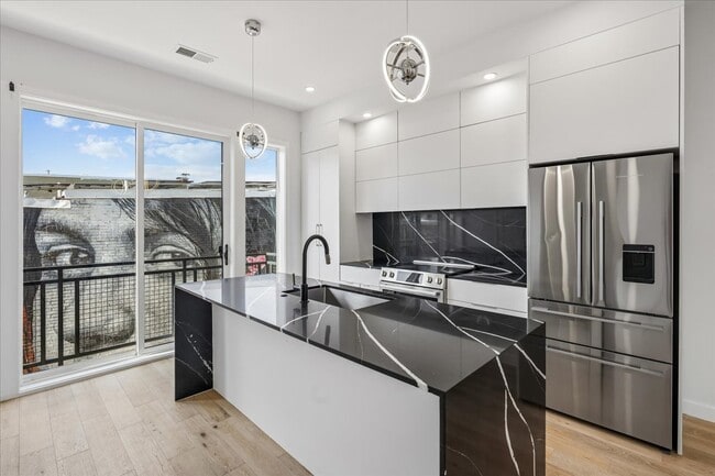 Photo - 810 13th St NE Townhome