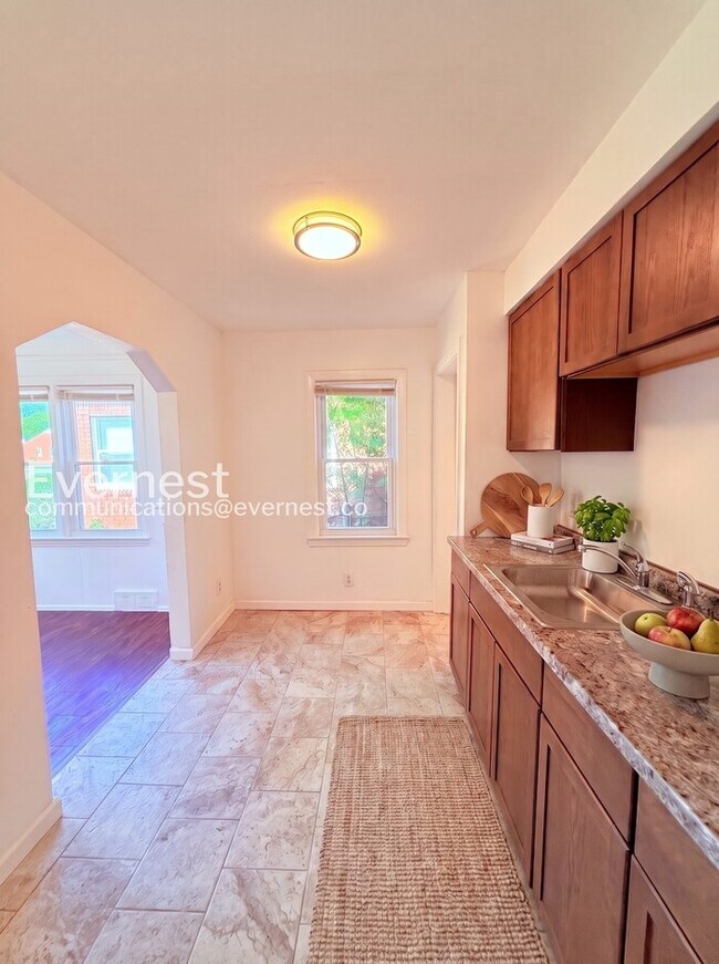 Foto del edificio - 10620 McKinney St