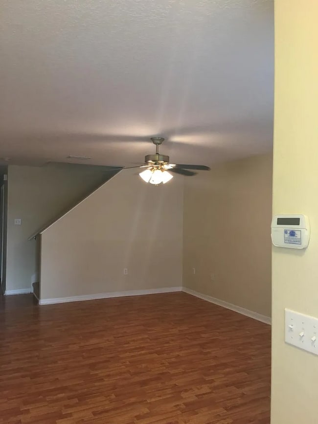 Building Photo - Townhome on Northside of Lakeland