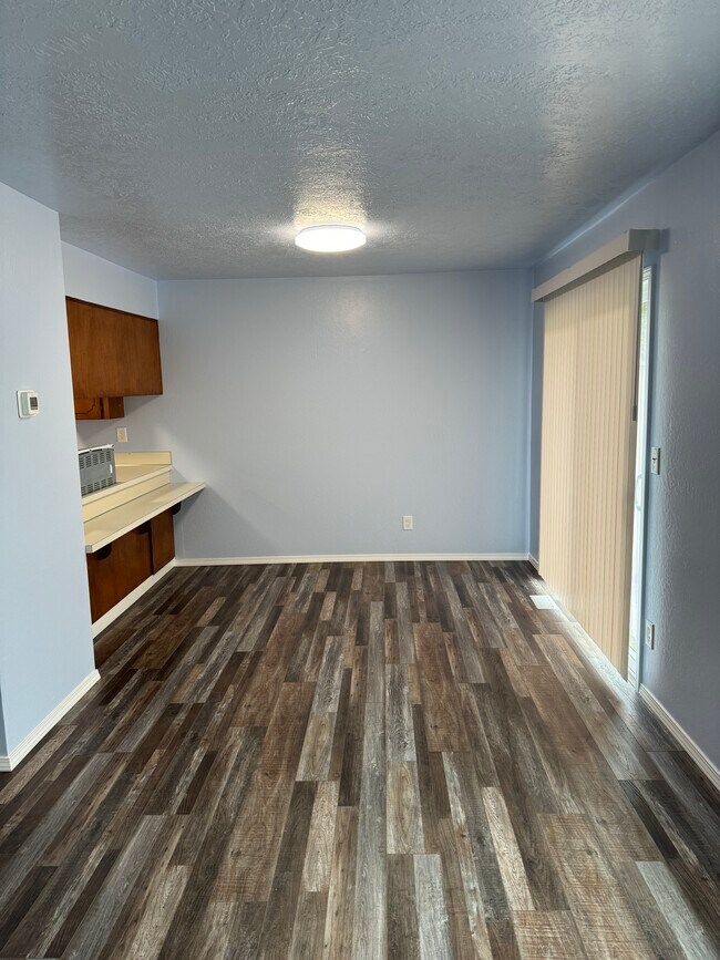 Dining room - 191 47th Ave SE