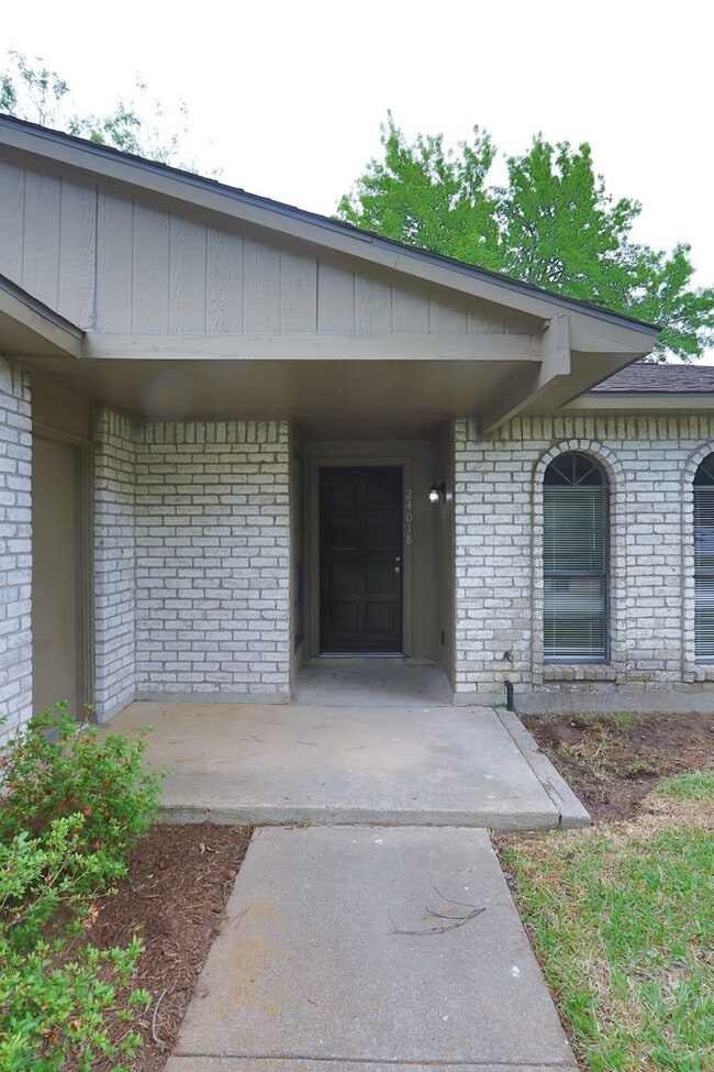 Foto del edificio - 24018 Reagon Canyon Dr