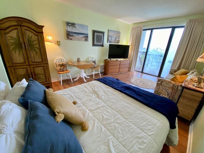 Foto del edificio - 214 Miracle Strip Pkwy SE