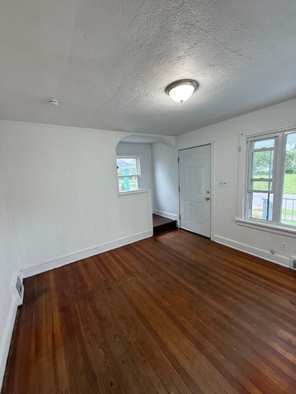 Building Photo - 10214 Avon Ave