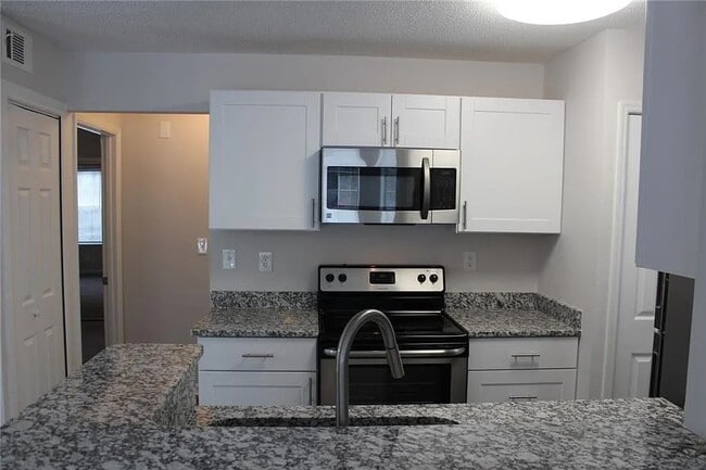 Building Photo - 106 Hawkstone Way