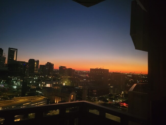 Foto del edificio - 2016 Main St