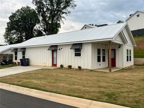 Building Photo - 536 Liberty Pk Dr