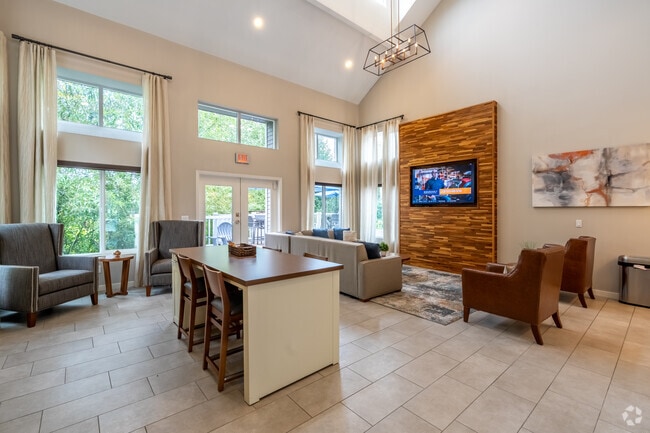 Community Room - Archstone Redmond Lakeview