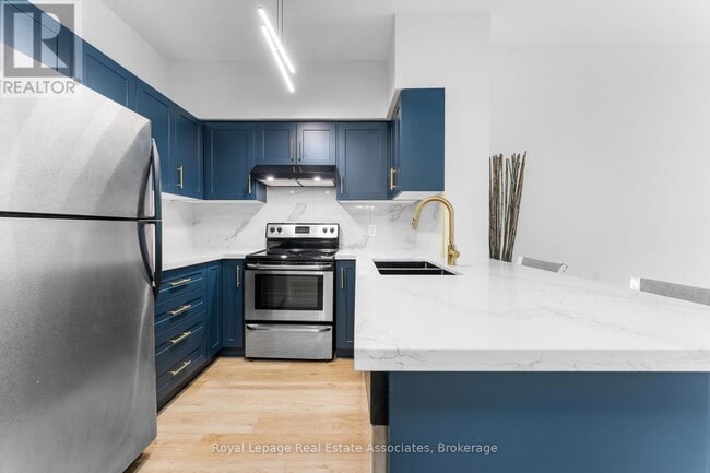 Building Photo - 8-P18 Rosebank Dr