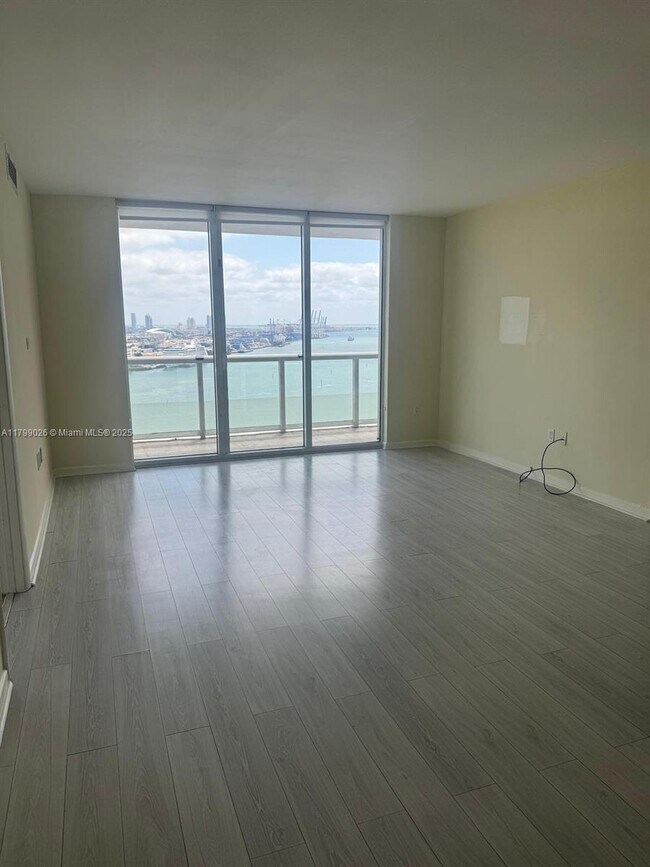 Foto del edificio - 50 Biscayne Blvd