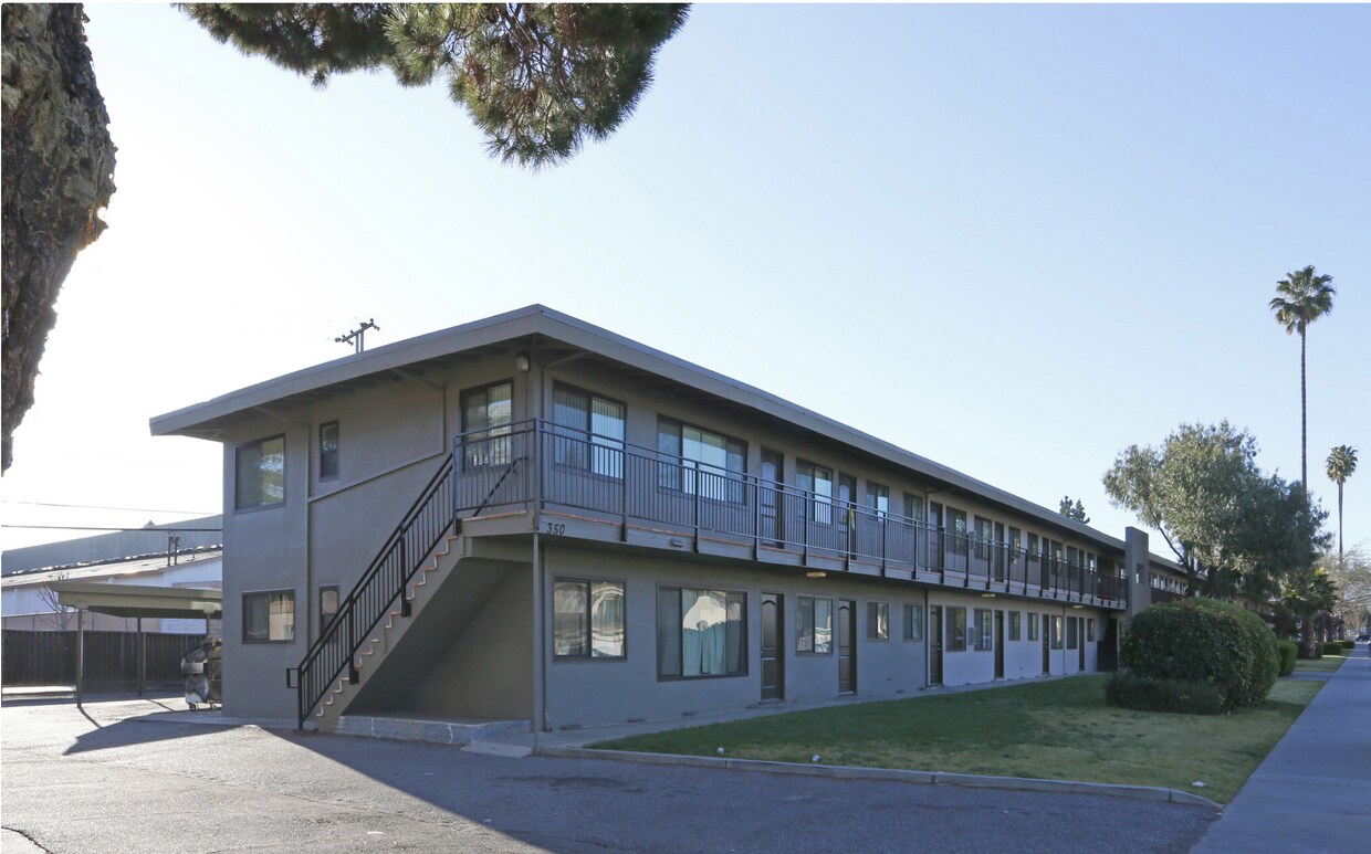 Foto del edificio - 350 Dunster Dr