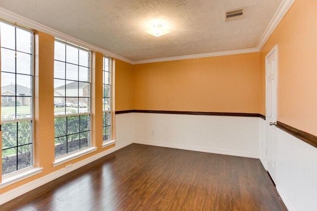 Building Photo - 3207 Quail Run Dr