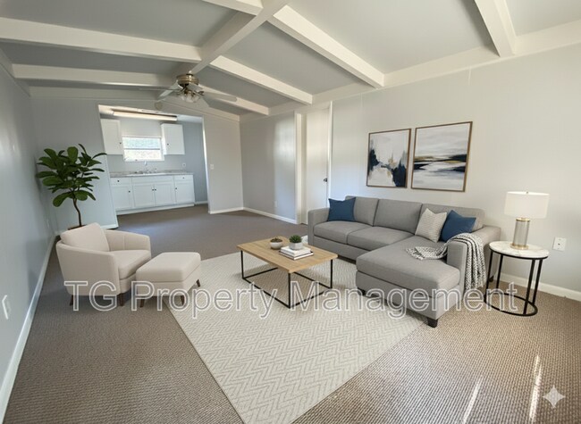 Foto del edificio - 5691 Akra Ave