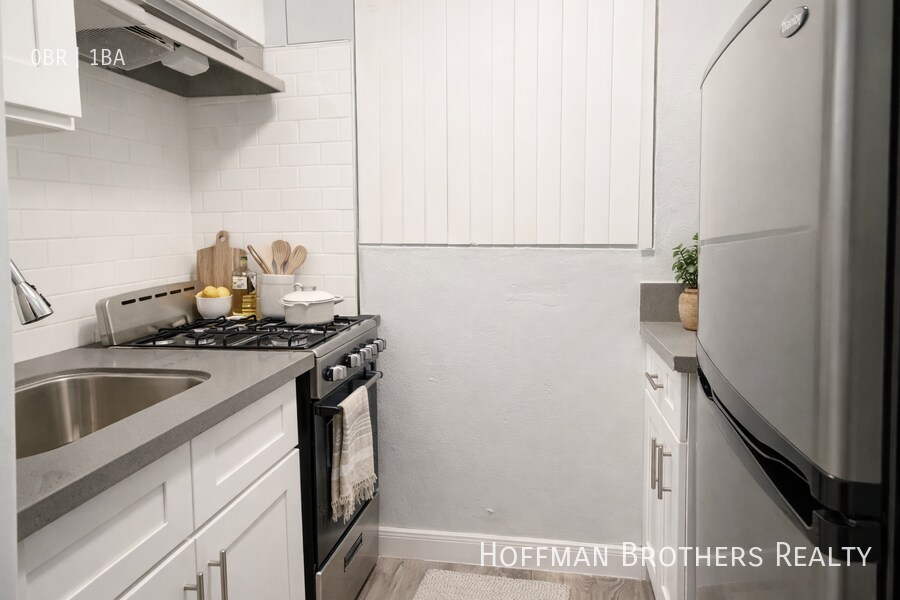 Foto del edificio - 3365 W 85th St