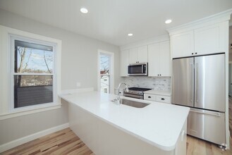 Building Photo - 10 Duffley Ct