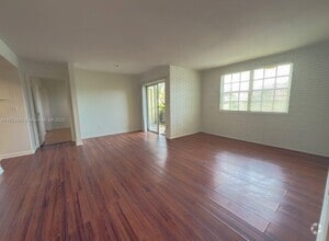 Building Photo - 1283 SW 46th Ave