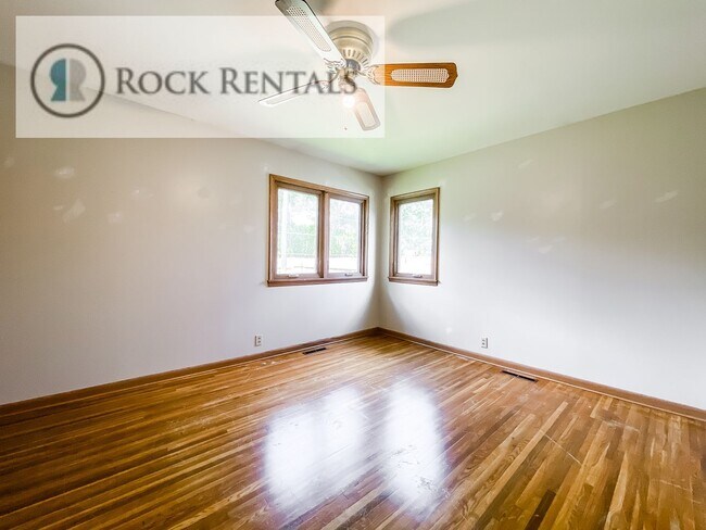 Foto del edificio - 3 Bed 1.5 Bath House in Convenient Location
