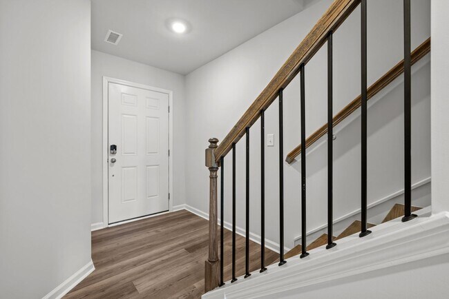 Foto del edificio - Gorgeous New Construction!  Updated Kitche...