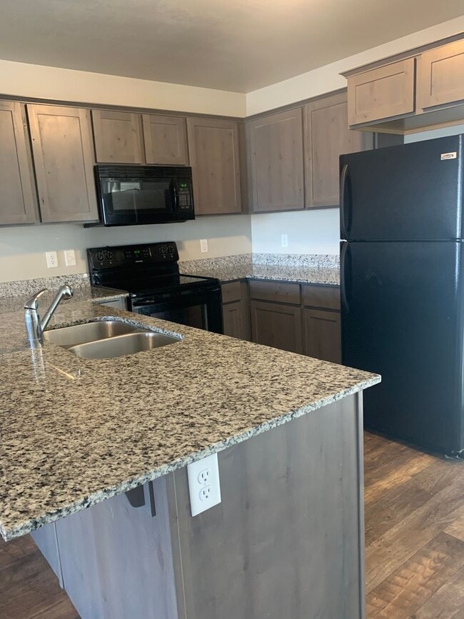 Building Photo - Lyman Triplex