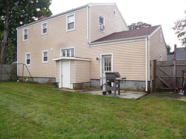 Building Photo - 15 Puritan Rd