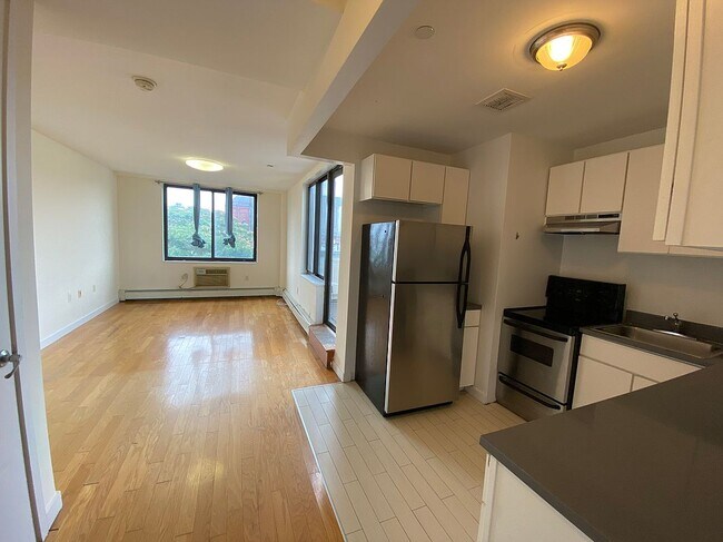 Foto del edificio - 924 Metropolitan Ave
