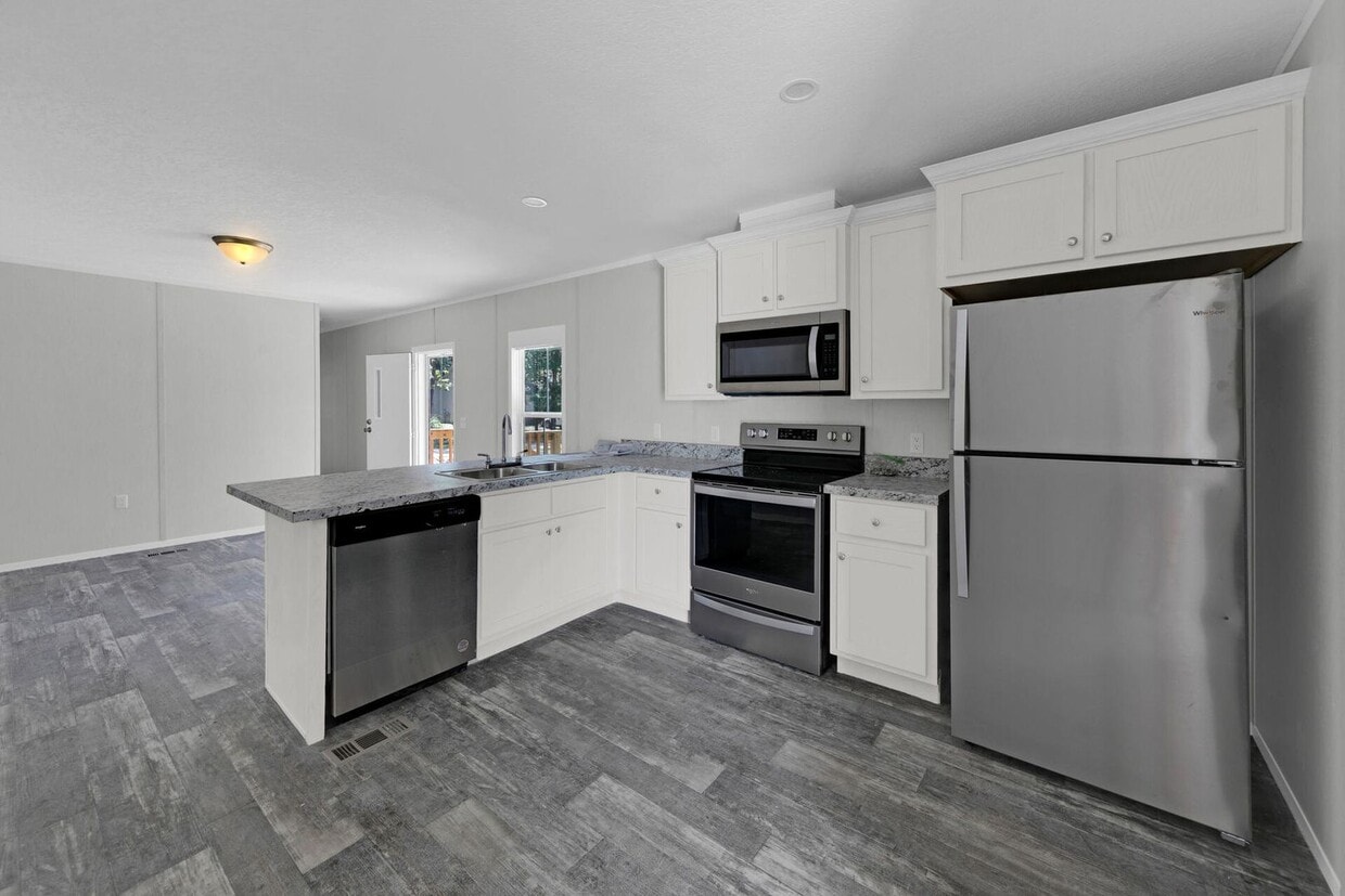 Newer Luxury 3 BR 2 BA Mobile Home South... - Newer Luxury 3 BR 2 BA  Mobile Home  South...