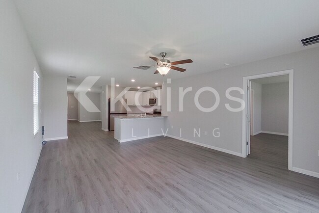 Building Photo - 8633 SW 43rd Ter