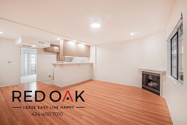 Building Photo - 4651 Cahuenga Blvd