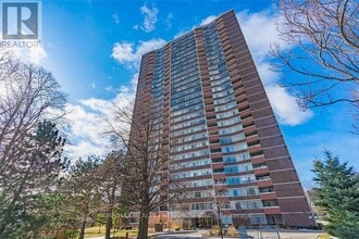 Building Photo - 3100 Kirwin Ave
