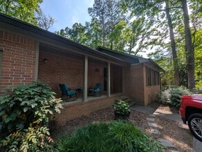 Building Photo - 110 Riverdale Dr