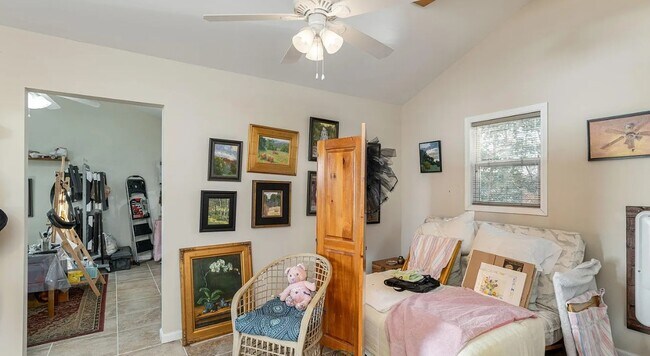 Foto del edificio - 477 Probart St