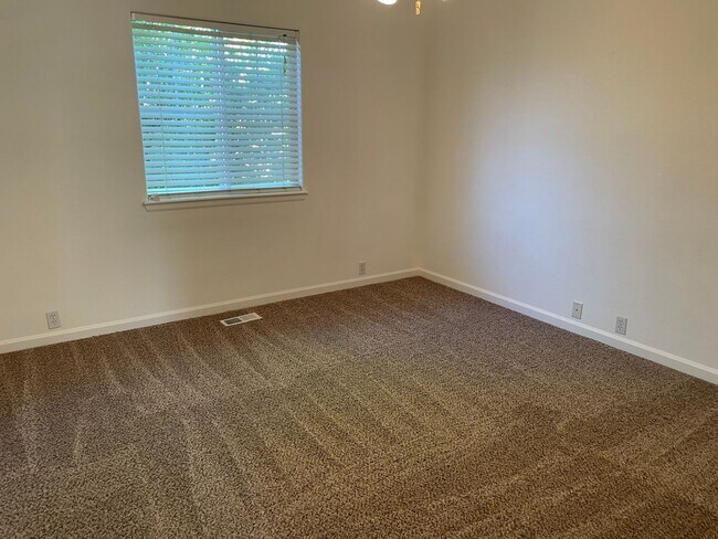 Foto del edificio - Cute 2bd, 2.5ba Townhome Across from Cotto...