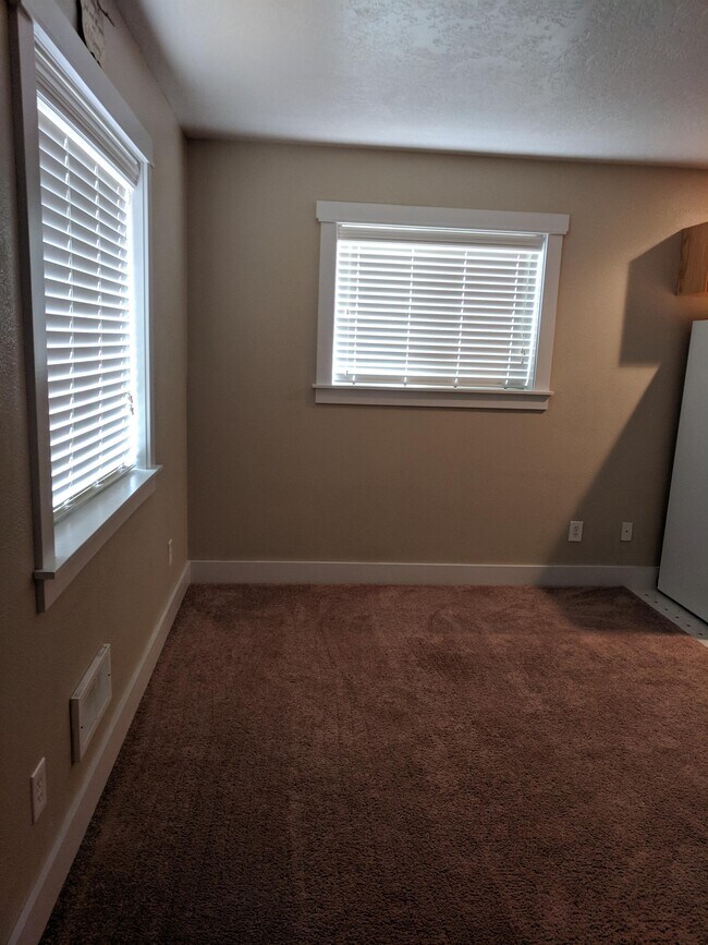 Foto del edificio - 2 Big River Rd