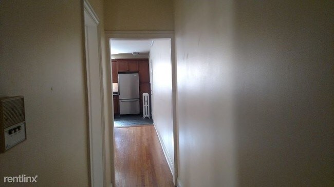 Building Photo - 5066 N Wolcott Ave