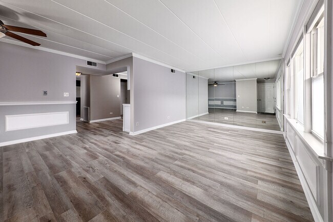 Foto del edificio - 9614 W Higgins Rd