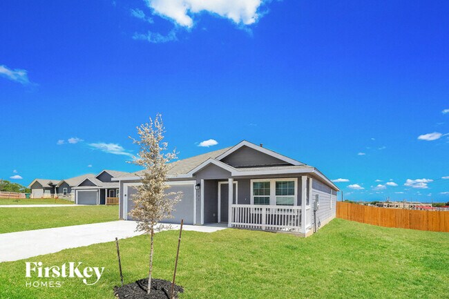 Building Photo - 131 Agave Cir