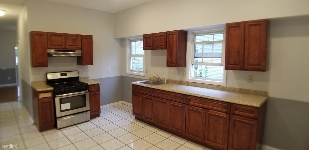 3 br, 1 bath - 660 Hunterdon St Apt 1 - 3 br, 1 bath  - 660 Hunterdon St Apt 1