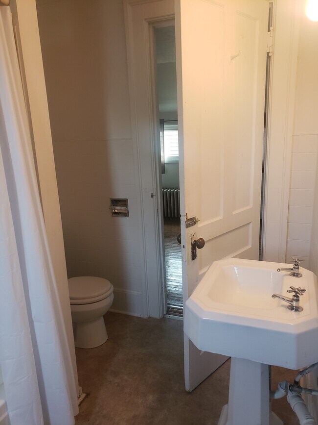 Bathroom - 60 W Bridge St