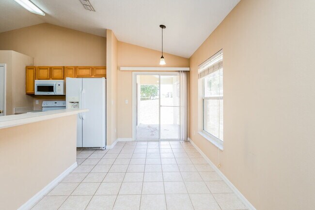Foto del edificio - 10449 Lake Hasson Cir