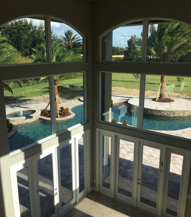 Foto del edificio - Executive Gated Pool Home Located in Winde...