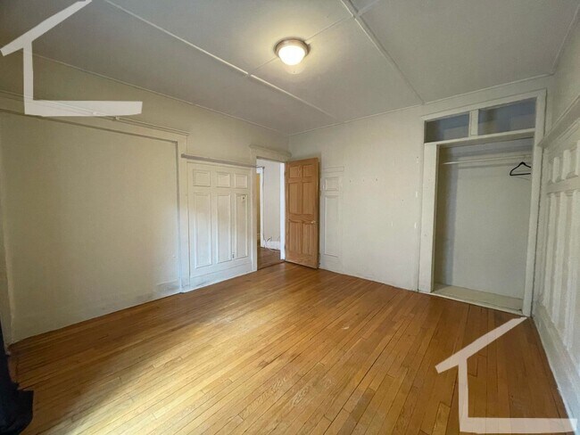 Foto del edificio - Kelton 4 bed